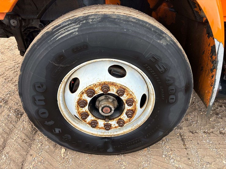 2004-international-durastar-4300-image-7