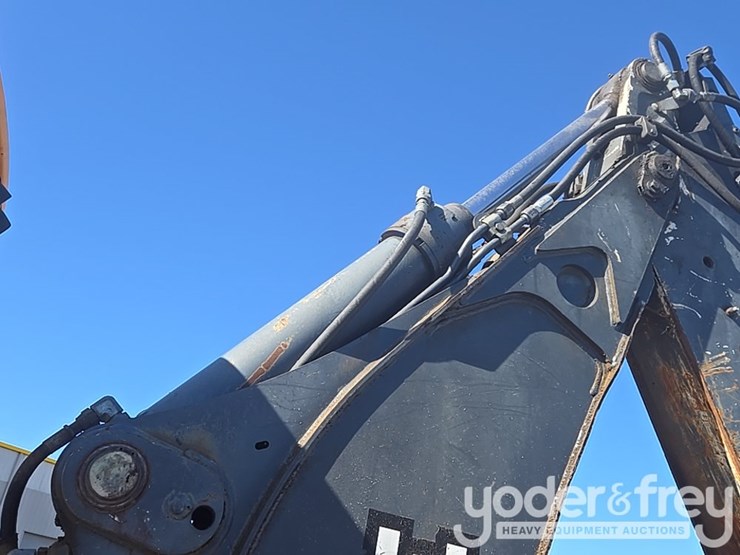 2010-deere-310sj-image-46