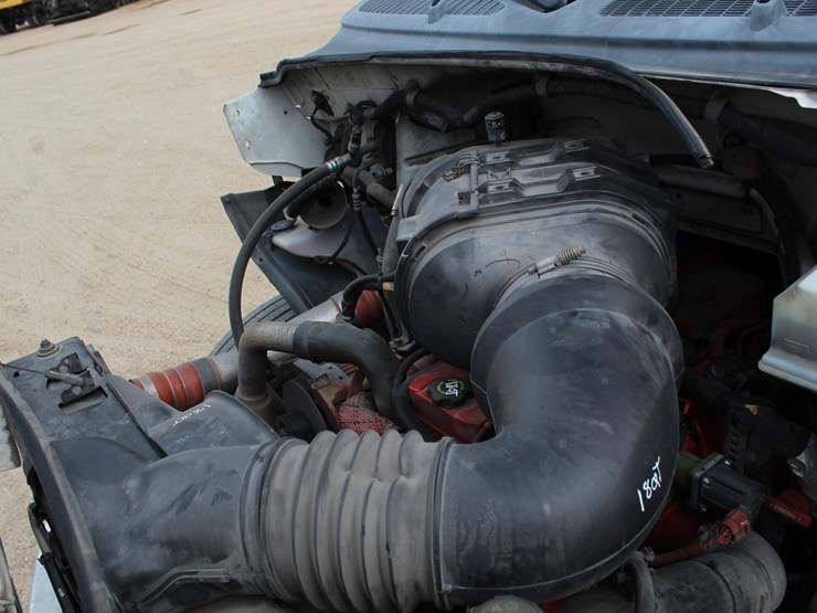 2011-ford-f650-image-17