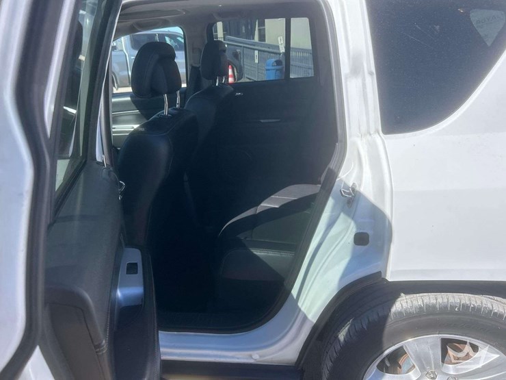 2016-jeep-compass-image-13