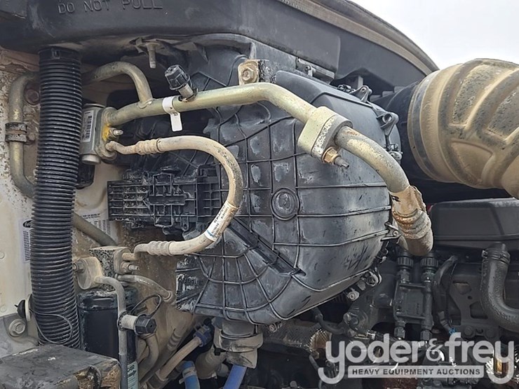 2019-peterbilt-579-image-22