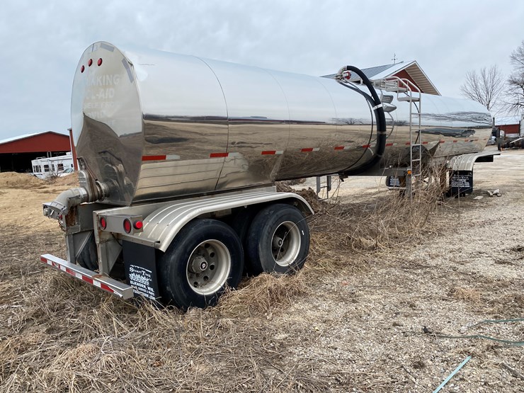#540-•-2003-st+e-fab-insulated-6,200-gallon-tanker-trailer-(wi-title-in-delay)-(watertown,-wi)-image-7