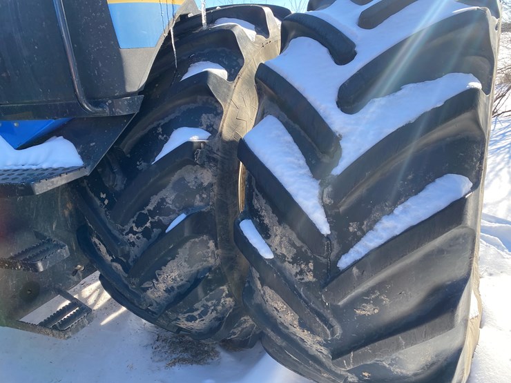 2012-new-holland-670-image-33