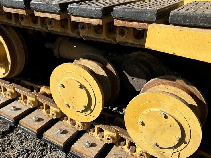 caterpillar-ap-650b-image-92