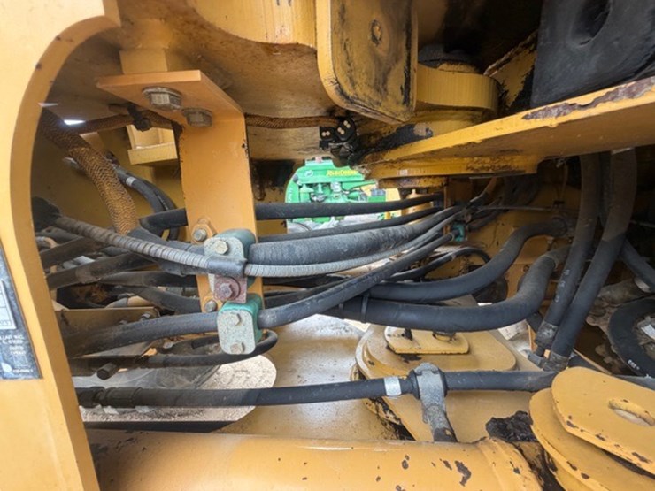 caterpillar-914g-image-19