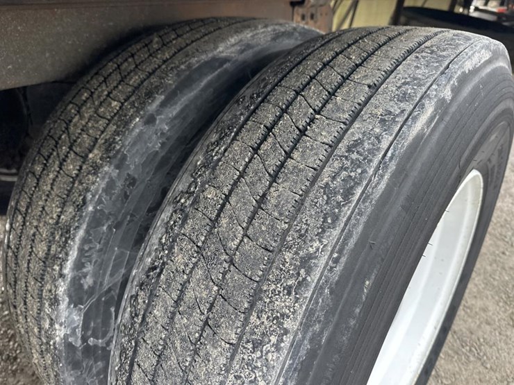 2019-utility-53'-image-30