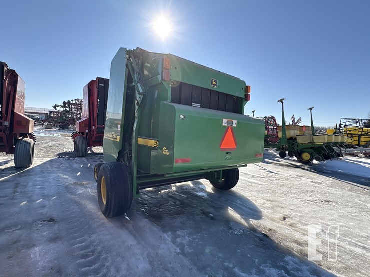 2000-john-deere-567-image-3