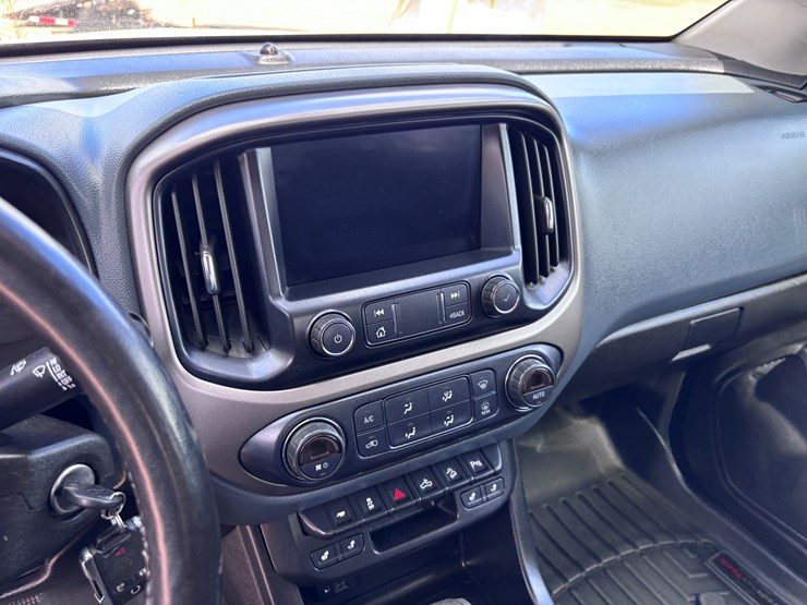 2020-chevrolet-colorado-image-9