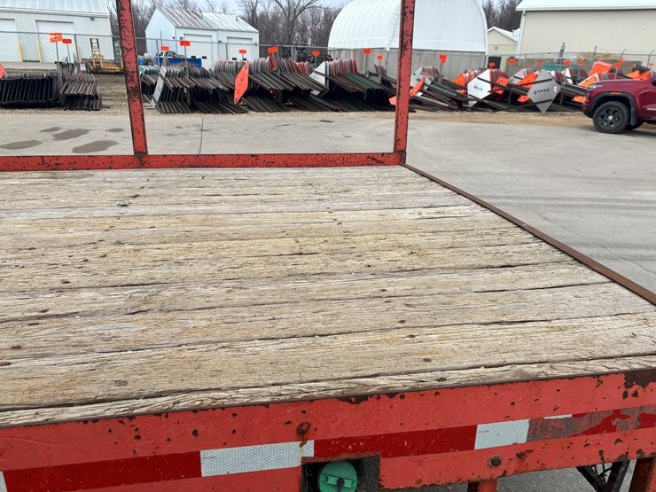 2015-isuzu-npr-xd-image-45