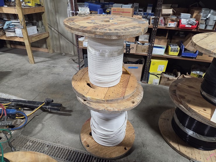 #5404-•-(2)-spools-of-4-awg-and-2-awg-copper-wire-image-2