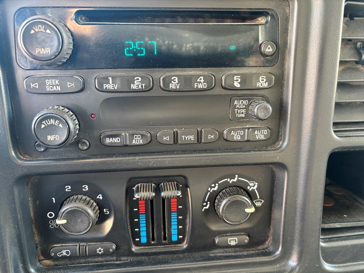 2005-chevrolet-2500-image-45