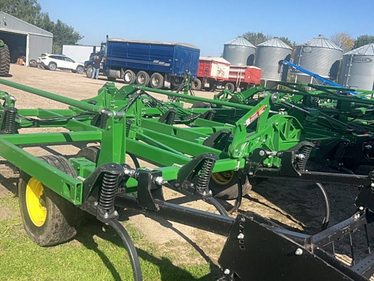 2022-john-deere-52-image-9