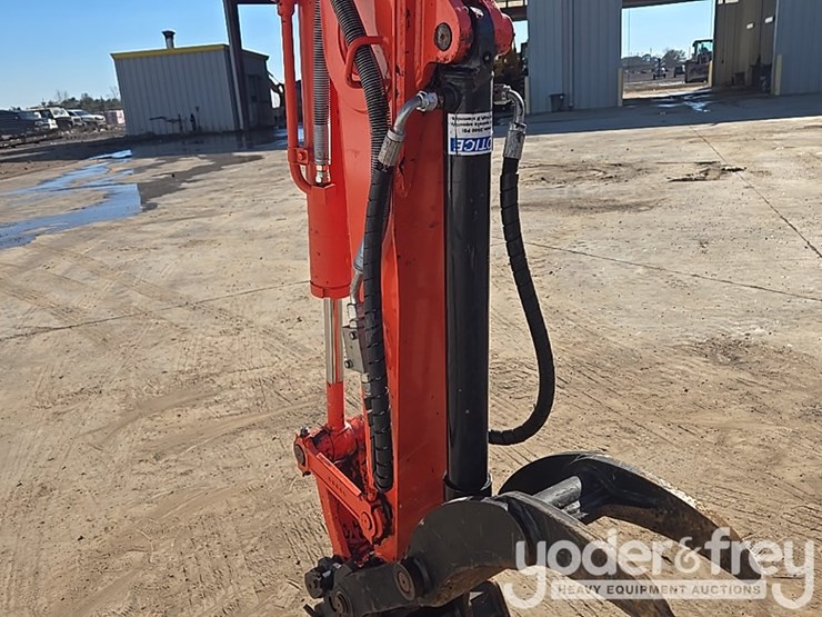 2022-kubota-u25-image-19