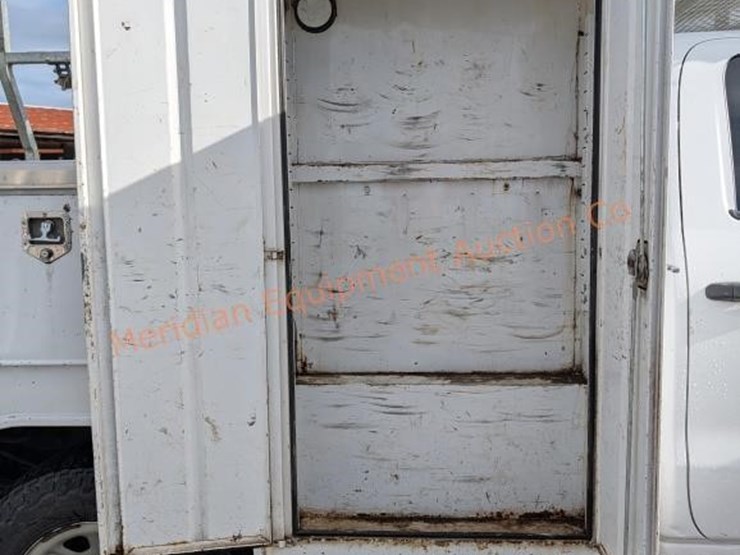 2017-chevrolet-silverado-3500-image-44