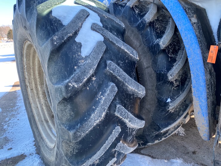 2011-new-holland-390-image-18