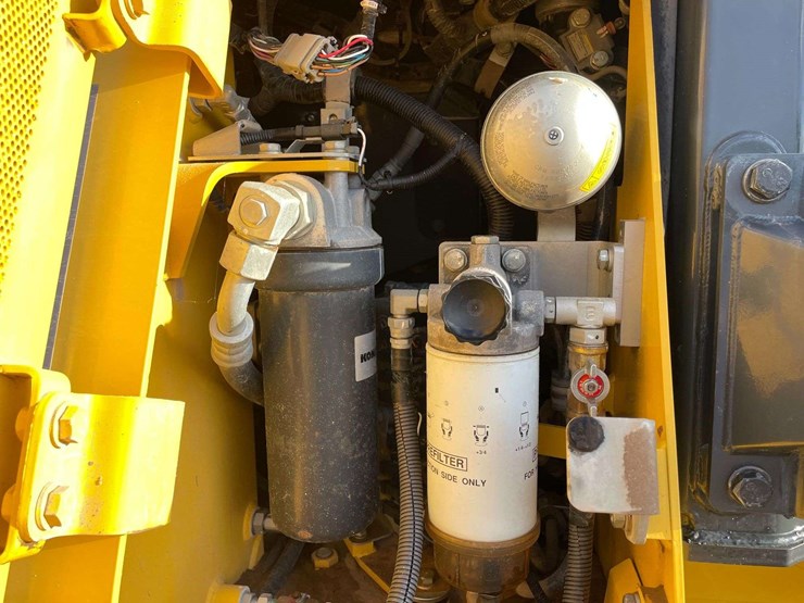 2022-komatsu-d51pxi-image-9