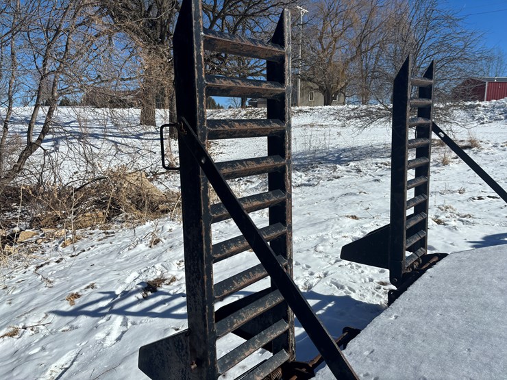 #2272-•-b-&-b-26'-equipment-trailer-image-22