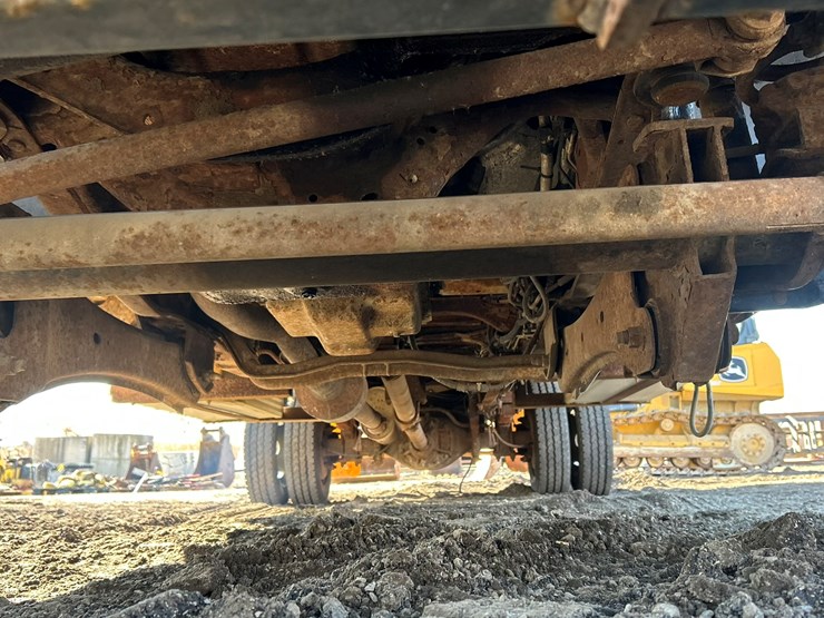 2005-ford-f550-image-47