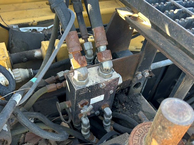 caterpillar-ap-650b-image-41