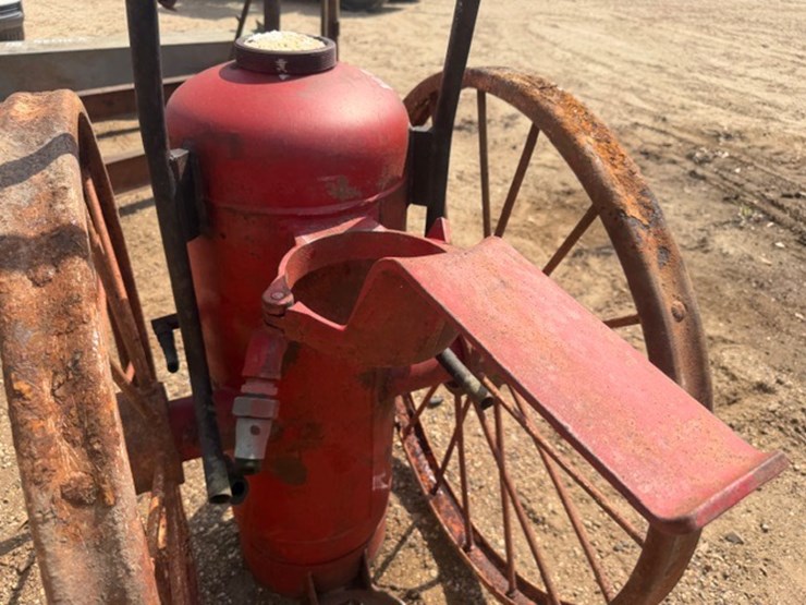 #6460-•-fire-extinguisher-image-6