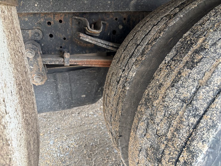 2021-isuzu-npr-hd-image-45