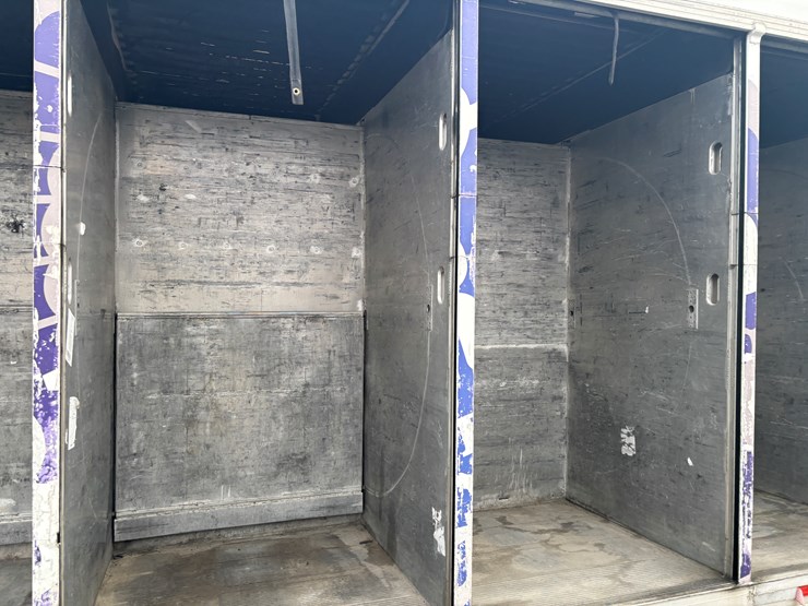 2001-hackney-beverage-trailer-image-27