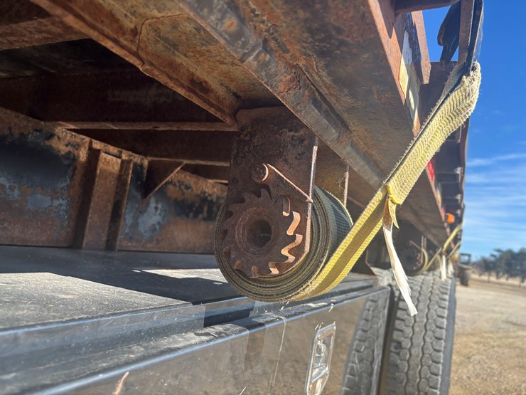 2005-sterling-lt8500-image-52