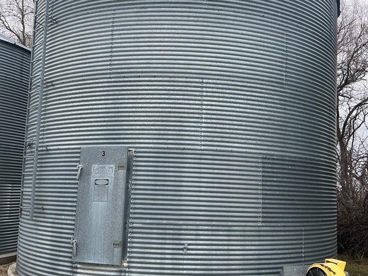 lot-25.-5,000-bu.-grain-bin-to-be-moved,-bin-fan-included,-motor-needs-some-work,-single-phase-(bin-3)-image-3