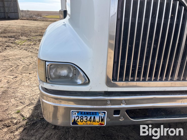 1999-international-9400-eagle-image-13