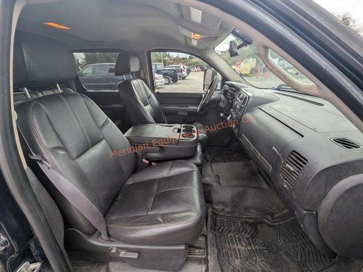 2008-chevrolet-2500-image-13