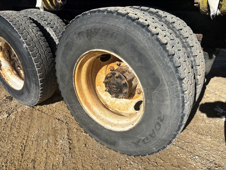 2005-sterling-lt8500-image-74