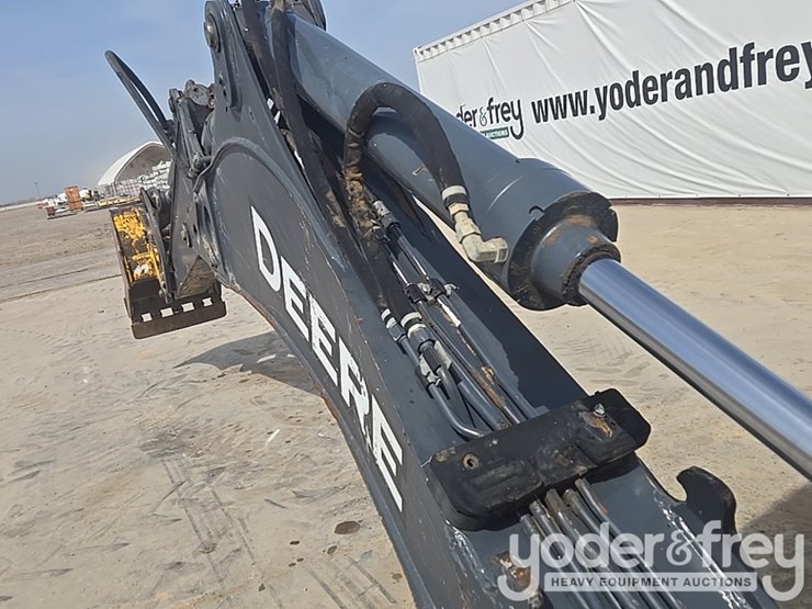 2014-deere-310k-ep-image-49