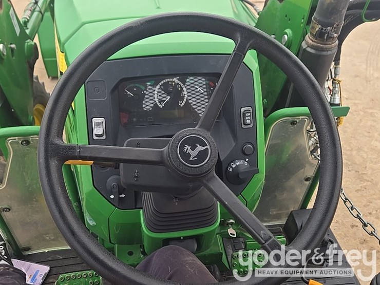 2020-john-deere-5075e-image-59