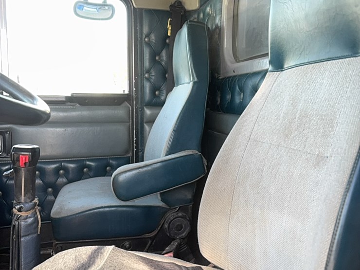 1990-kenworth-t600-image-190