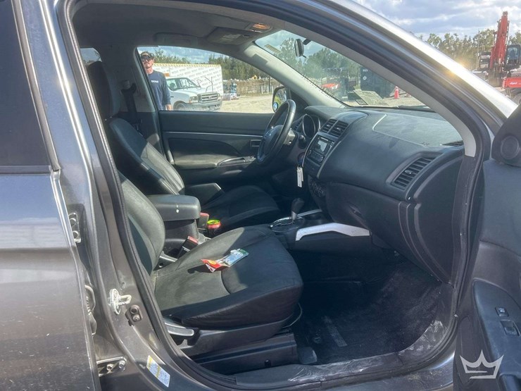 2014-mitsubishi-outlander-image-26