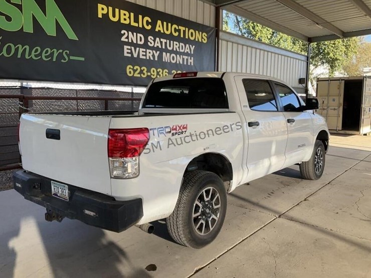 2011-toyota-tundra-image-7