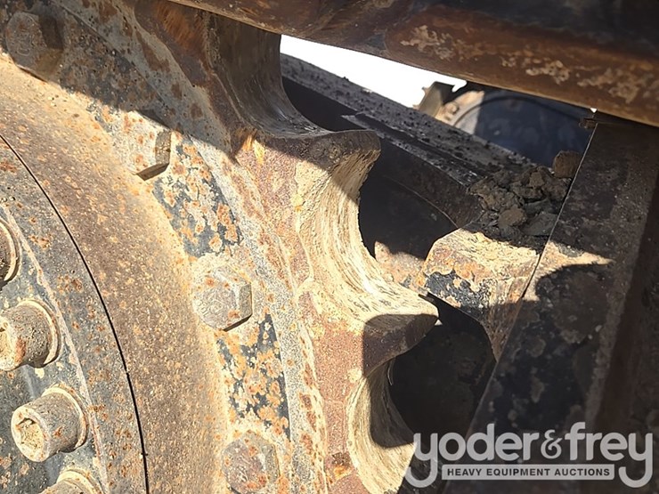 2016-caterpillar-335fl-image-25