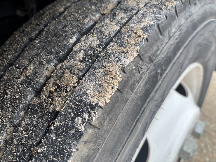 2021-isuzu-npr-hd-image-50