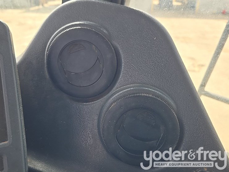 2018-deere-460e-image-85