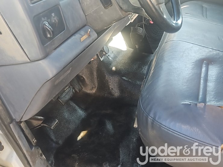 1999-ford-f550-image-24