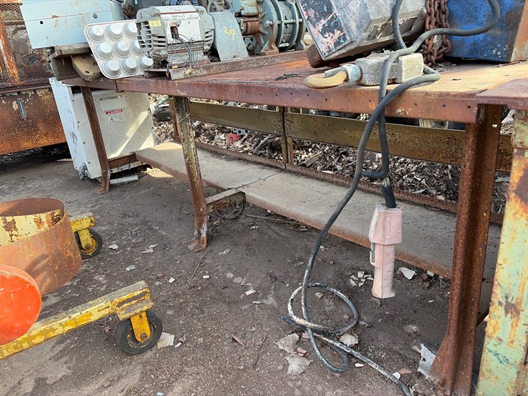 #65-•-8-foot-steel-workbench-image-1
