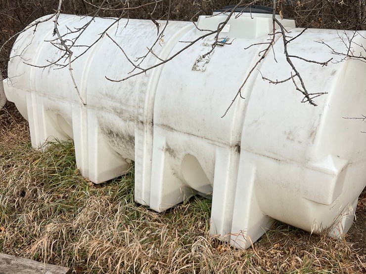 lot-42.-1000-gallon-poly-tank-image-4