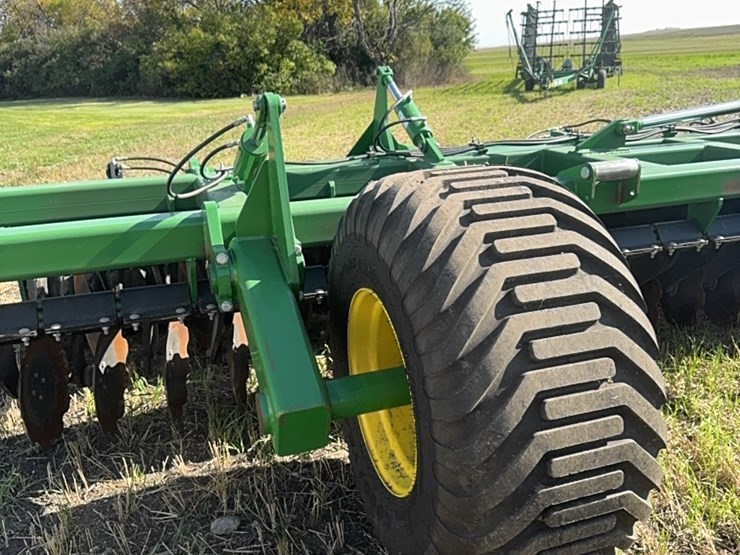 2023-john-deere-h-image-58