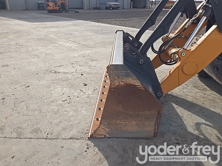 2022-case-590sn-image-9