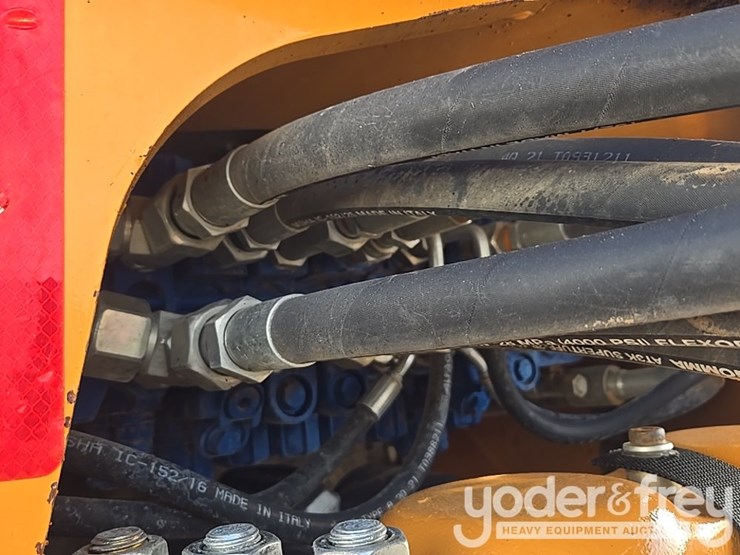 2022-case-590sn-image-48