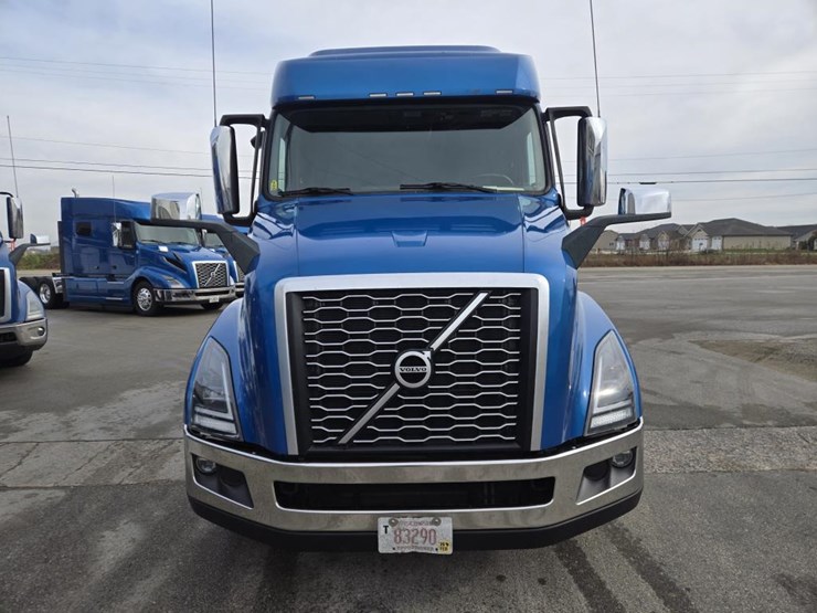 2022-volvo-10-image-8