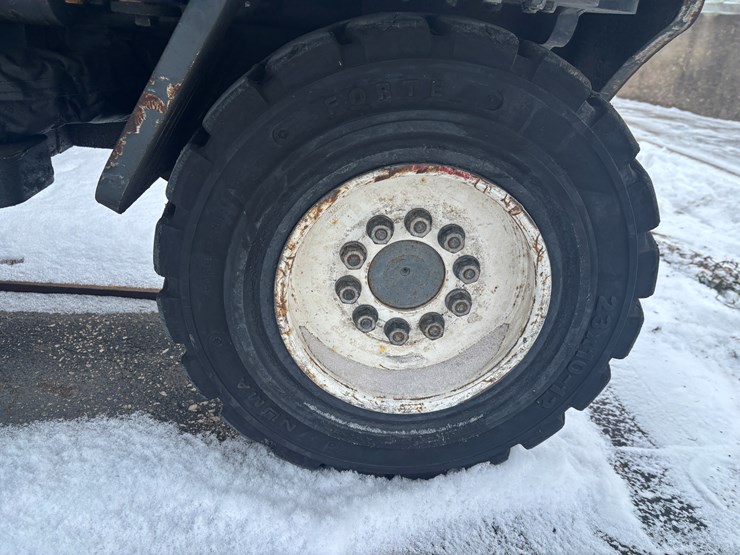 #1869-•-2012-combilift-cl-8011-multi-directional-forklift-image-65