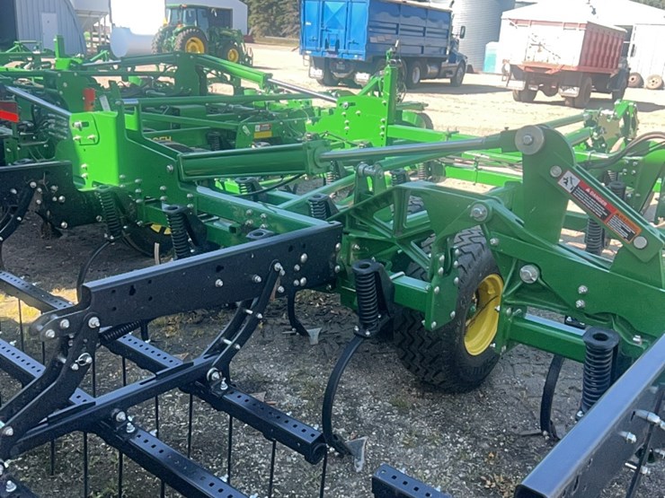 2024-john-deere-52-image-70