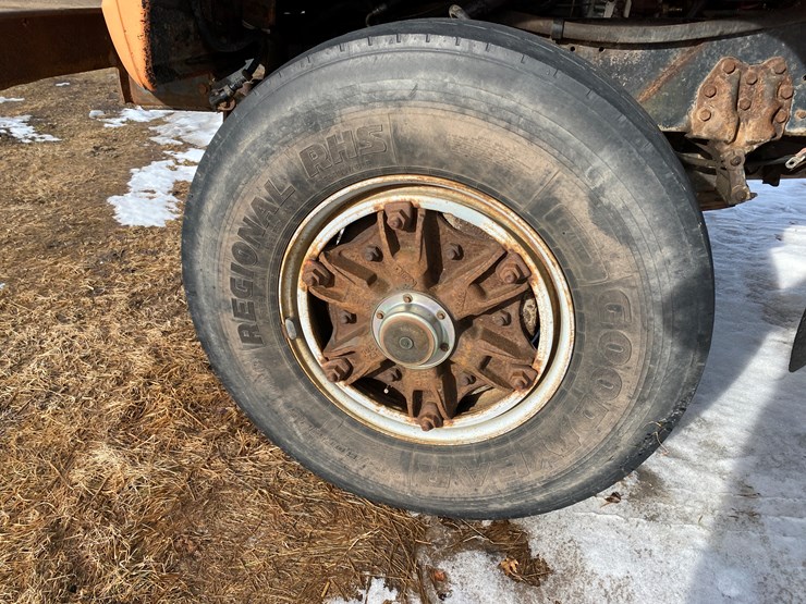 1991-ford-l9000-image-14