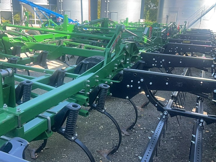 2024-john-deere-52-image-109